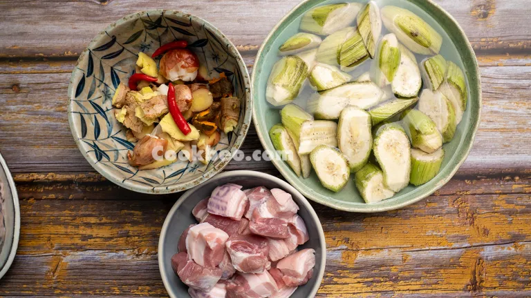 Ingrédients - Poisson mijoté caramélisé aux bananes vertes