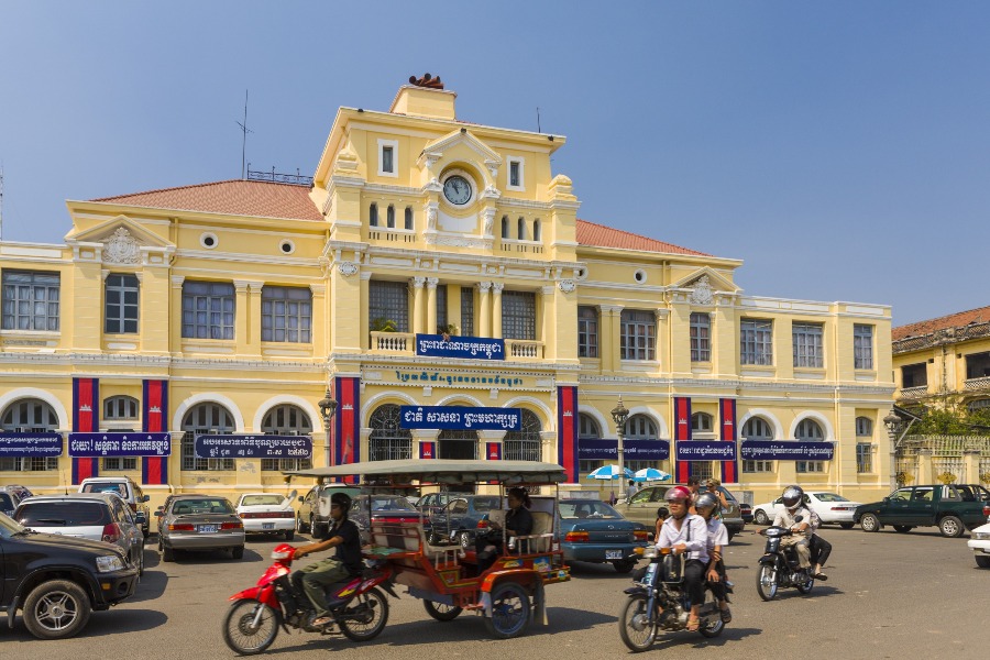 La poste centrale de Phnom Penh
