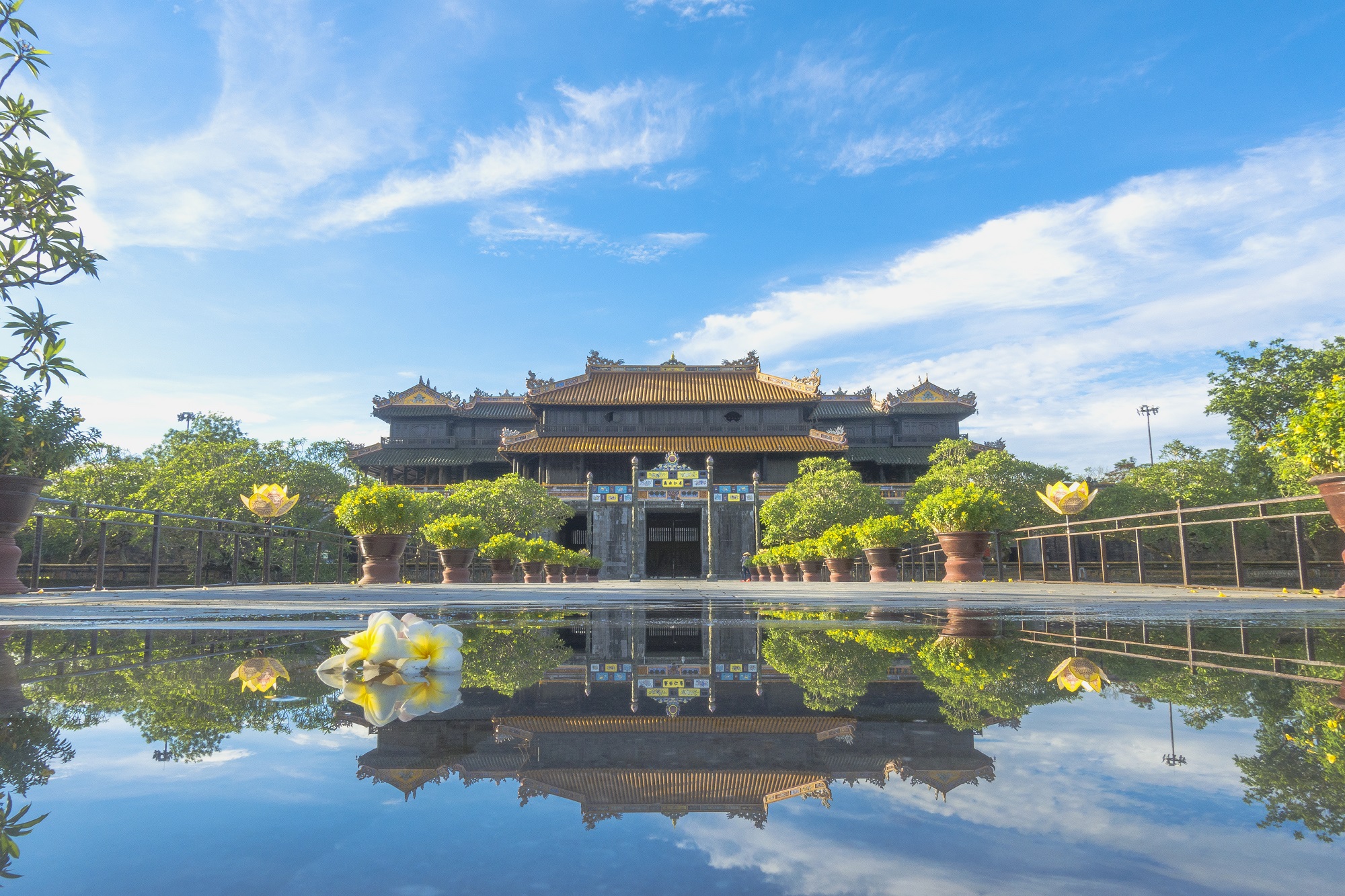 Palais de Thái Hòa (palais de trône) à la citadelle de Huế