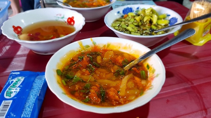 restaurant Hue banh canh, spéclialités de Hue, cuisine de Hue, gastronomie de Hue