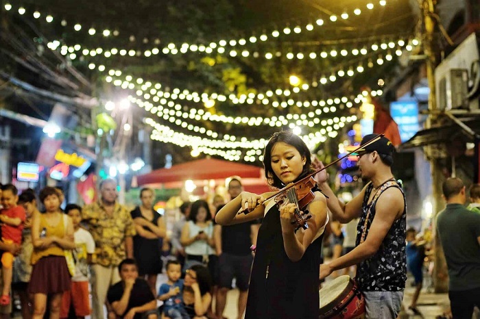 rues pietonnes Hanoi musique