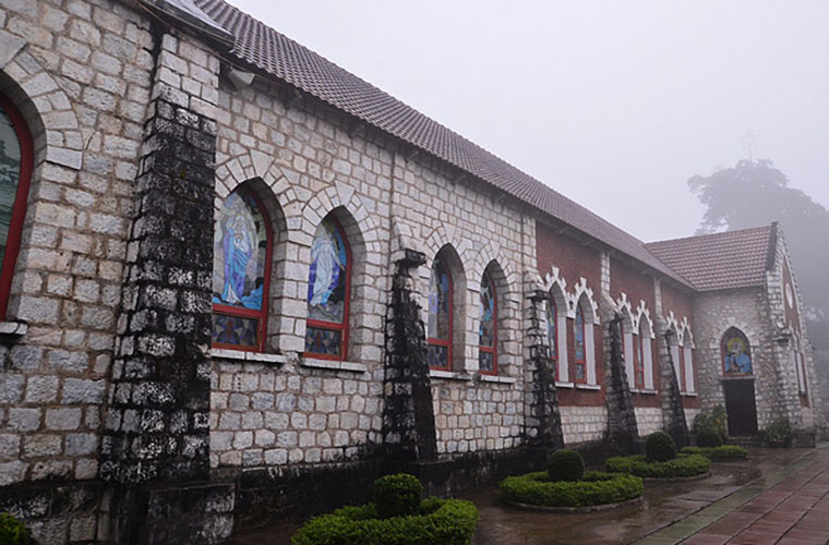 sapa vietnam église de pierre architecture