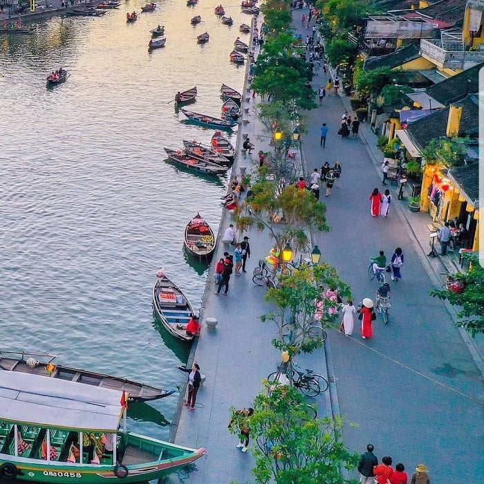 La rivière Hoai Hoi An attire les touristes chaque année