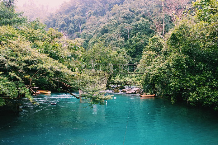 Le ruisseau Mooc offre un contraste rafraîchissant avec les merveilles des grottes de Phong Nha-Ke Bang