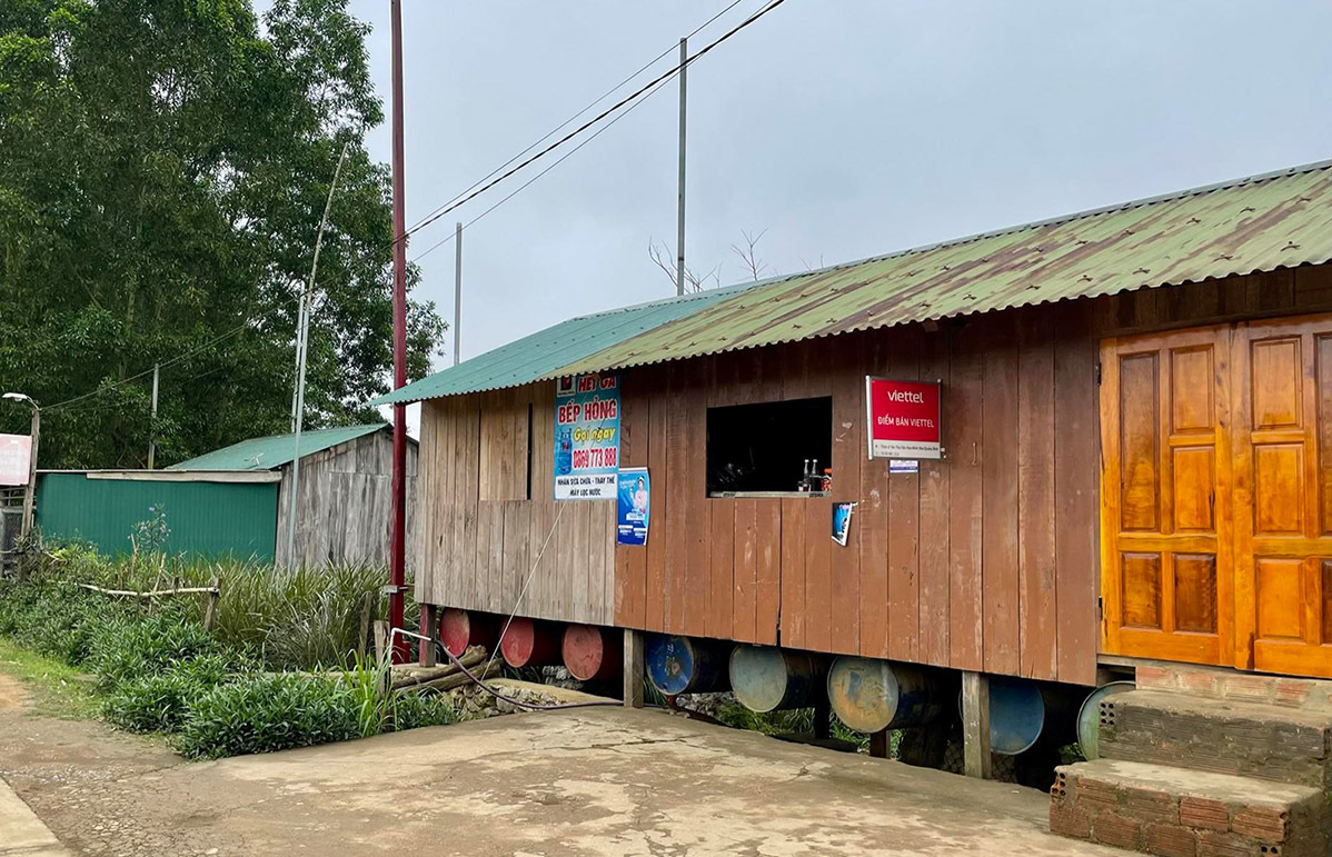 Le village de Tân Hóa est réputé pour son modèle unique de maisons flottantes