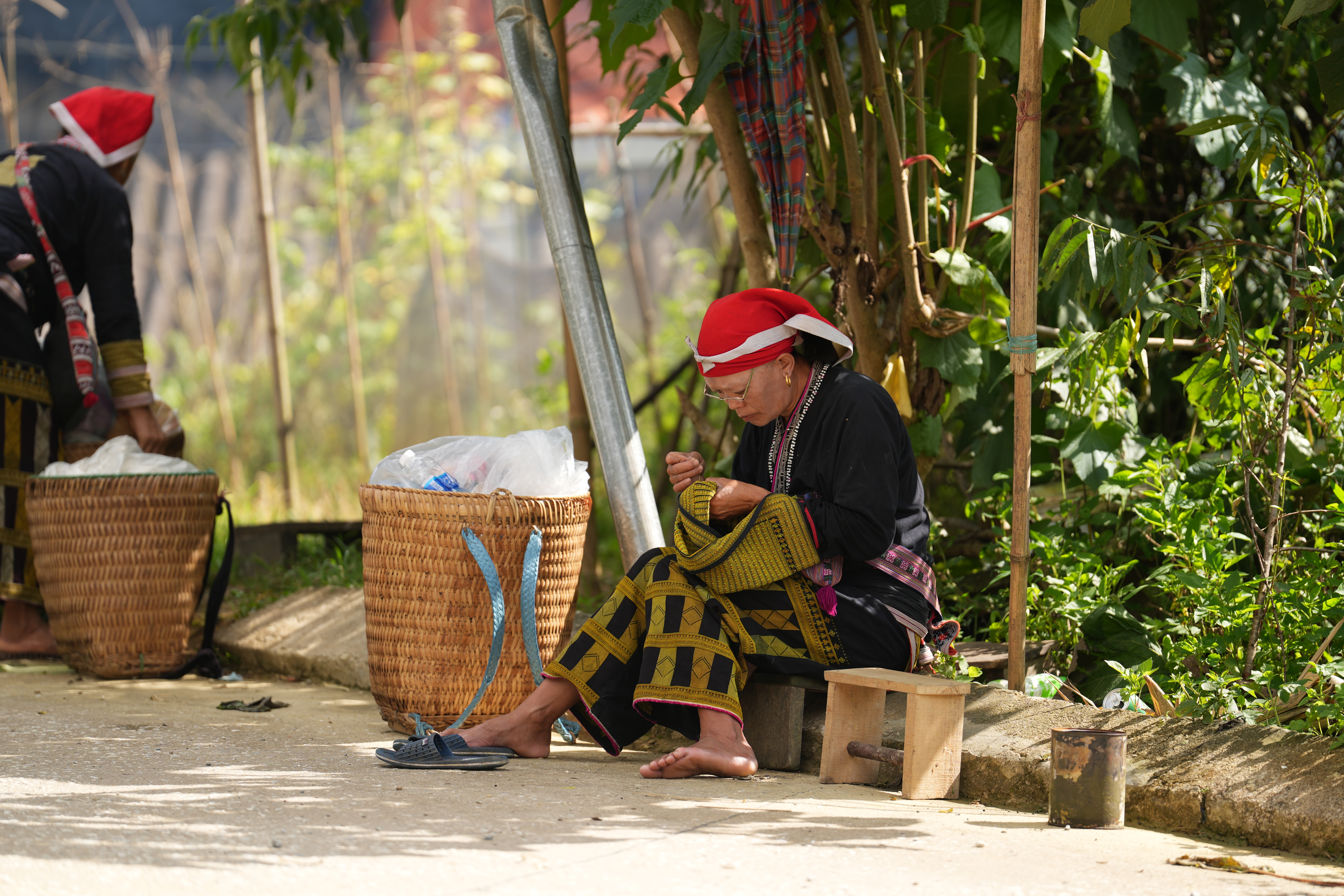 Une femme Dzao Rouge au village de Ta Phin, Sapa