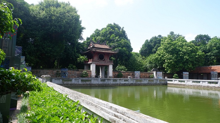 temple litterature hanoi puits