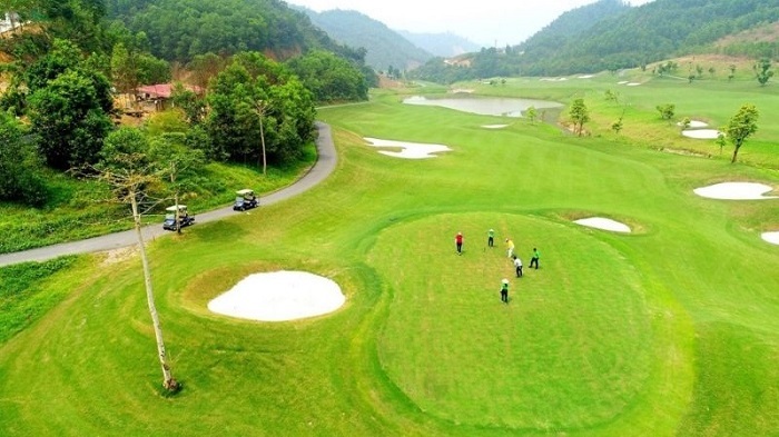 terrain golf Hoa Binh beaute