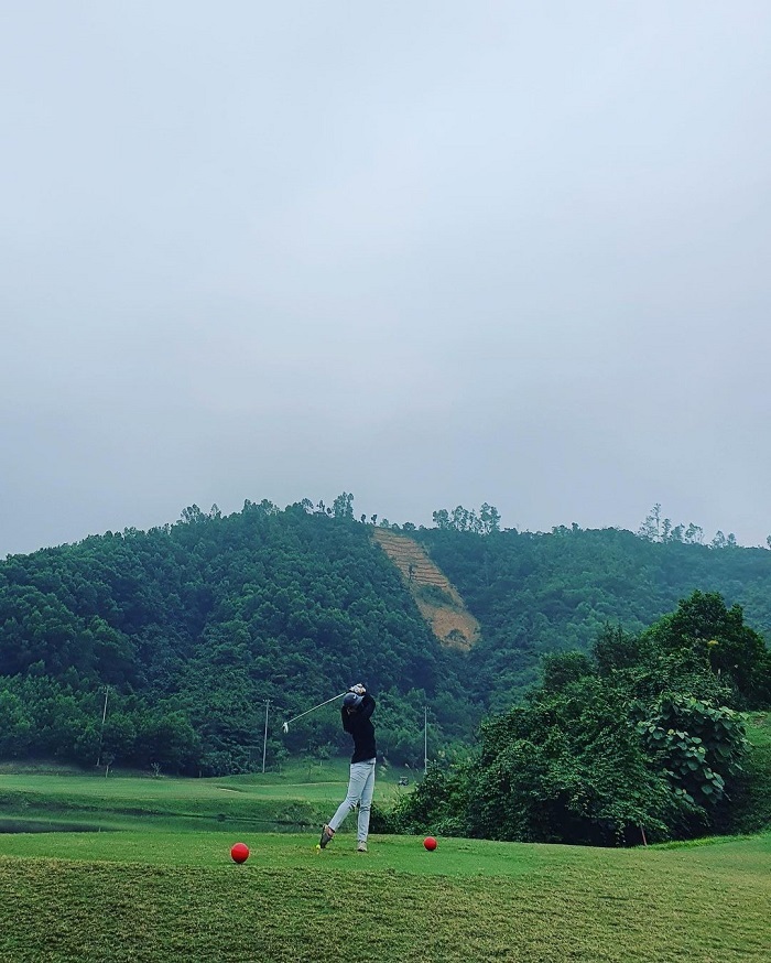 terrain golf Hoa Binh difficile