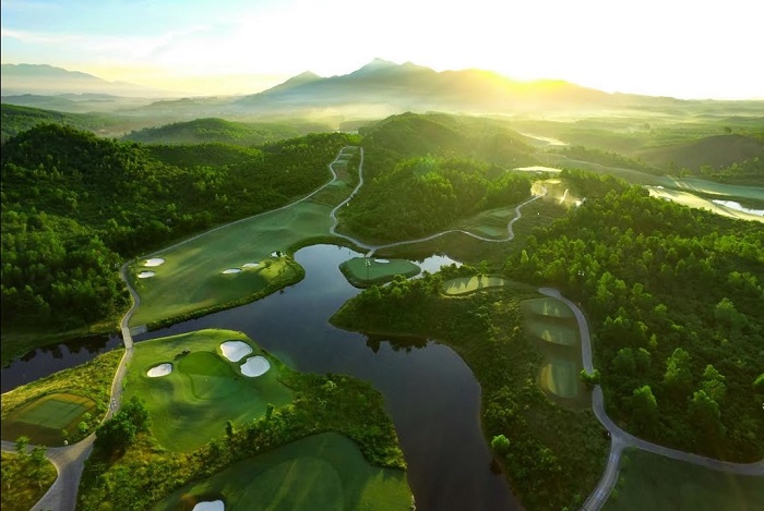 terrain golf Vietnam bana hills