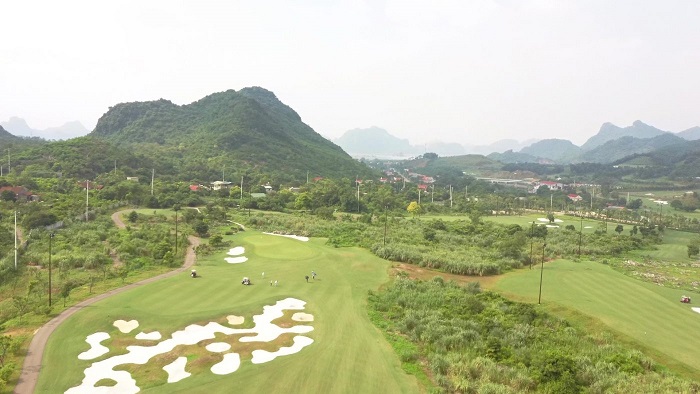 terrain golf Vietnam stone valley