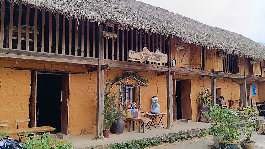 Les maisons traditionnelles à Nam Dam, Hà Giang. Photo: TITC