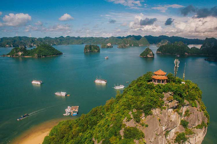 Titop Baie d'Halong Vietnam
