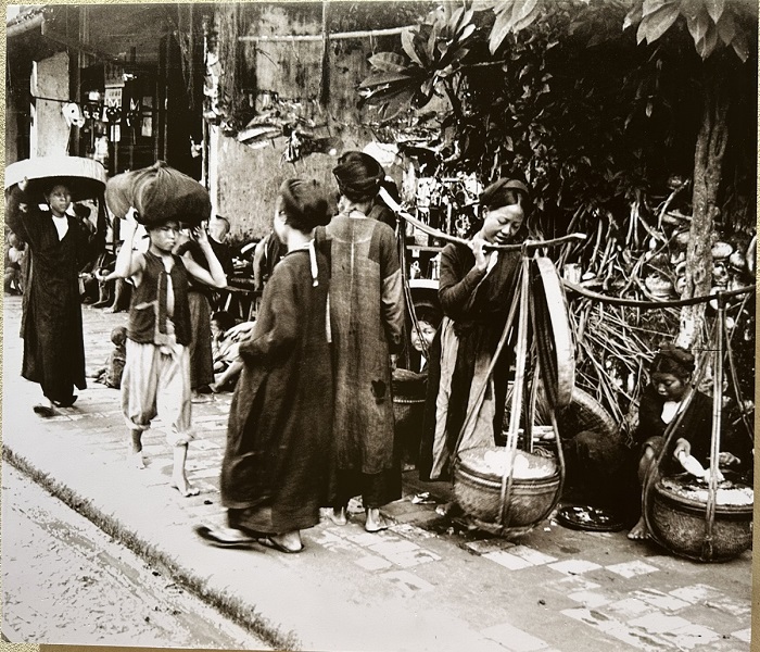 vie commerciale vieux Hanoi photo femme