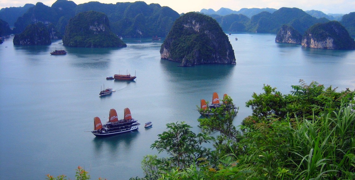 la baie d'Halong. Source : mondeasie.com