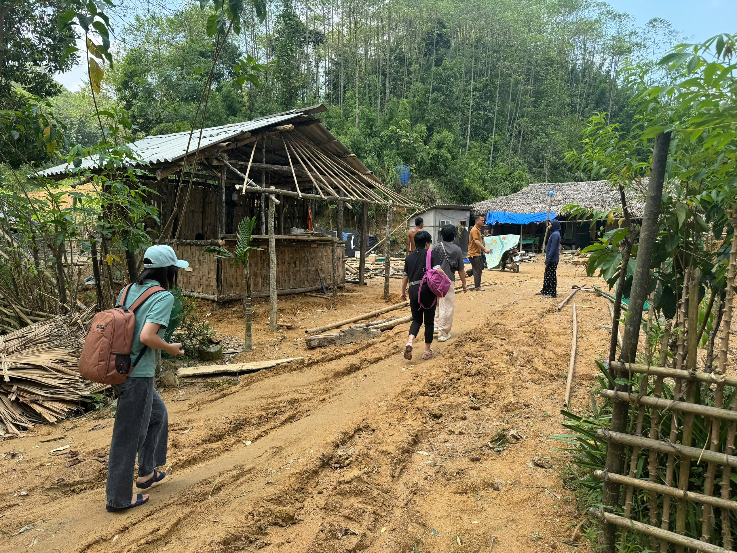 Authentik Vietnam aux côtés du peuple Vietnamien après le typhon Yagi