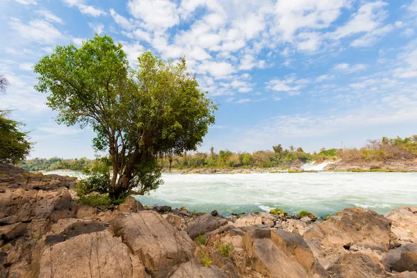 Ile de Khone –  Chutes de Phapheng –Frontière Lao/Cambodge 