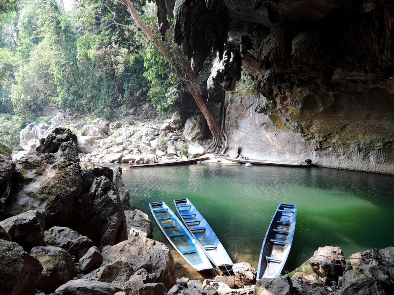 Hine Boune  – Grottes de Kong Lor 