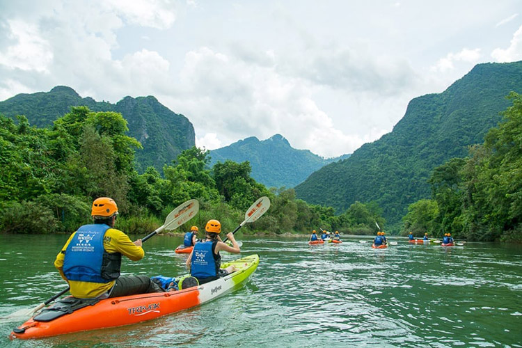 Vang Vieng – Train à grande vitesse pour Vientiane