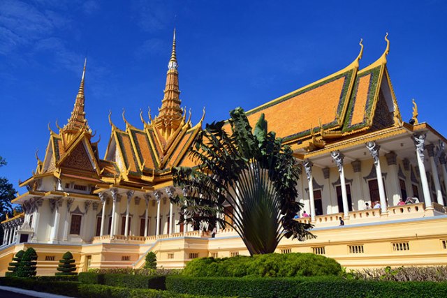 Arrivée à Phnom Penh  – Visite de la capitale